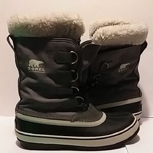Sorel Women Black and Gray Winter Boots Size 9.5
